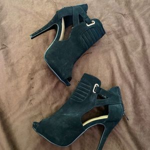 Black heels size womens 8